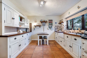 Kitchen- click for photo gallery